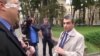 "Сумасшедшие деньги, которые тратятся на войну, надо забрать и отдать людям". Российского политика Льва Шлосберга отправили в СИЗО