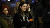 Журналистка Мариам Никурадзе во время работы на акции протеста в Тбилиси
