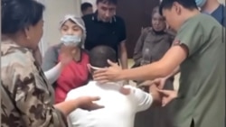 В Бишкеке родственники пациента напали на врача Национального госпиталя
