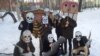 К активистам "Партии мертвых" пришли с обысками. Их подозревают в оскорблении чувств верующих